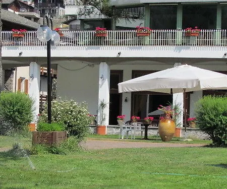 Urri Hotel 3*